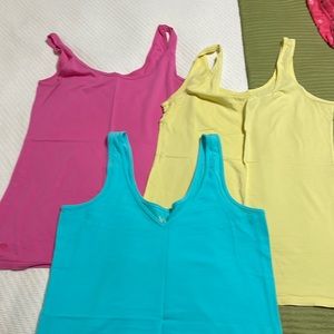 Lot of EUC Lilly Pulitzer tanks